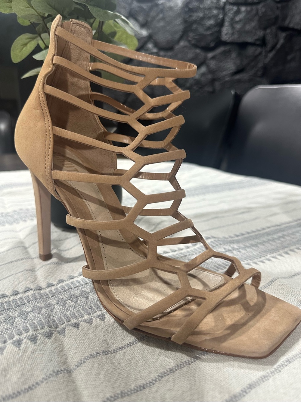 SCHUTZ Julianna Stiletto Strappy High Heel Gladiator Geometric Sandal Sz 9.5